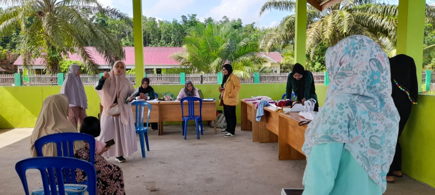 Kegiatan Pemeriksaan Rutin Posyandu balita di Posyandu Ulin