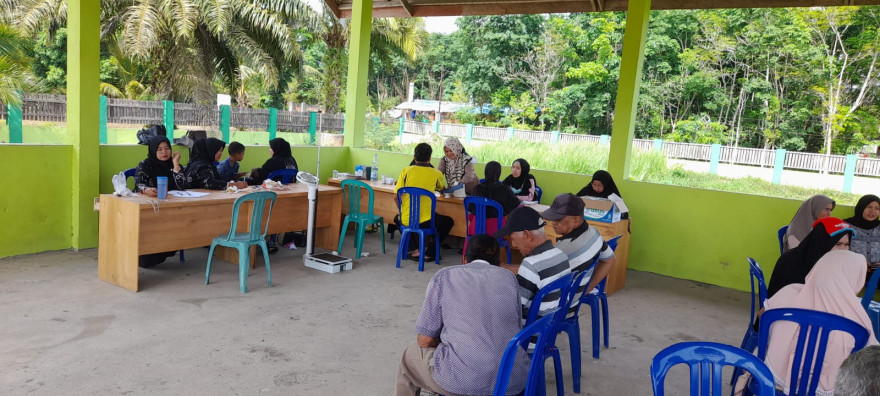 Kegiatan Pemeriksaan Rutin Posyandu Lansia di Posyandu Ulin