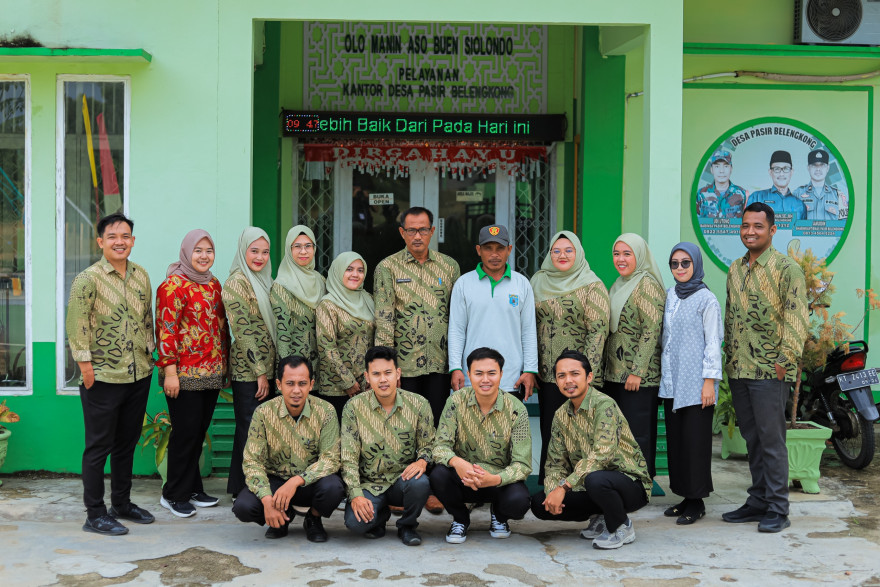  Bapak Kepala Desa Beserta Staf